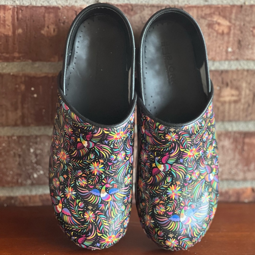 Colorful Floral Slip-On Clogs in Black